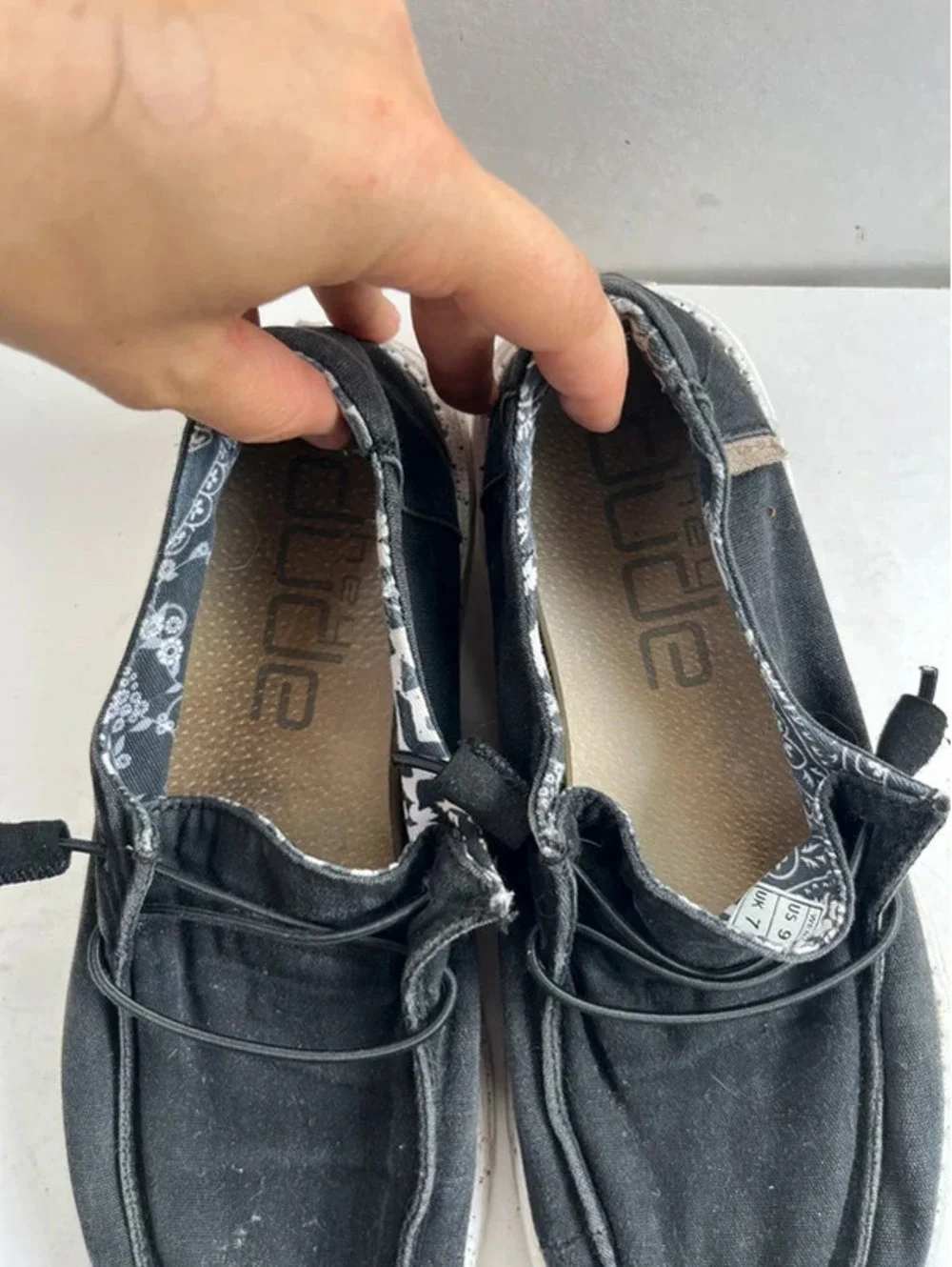 Hey Dude Women's Wendy Stretch Size 9 black comfy